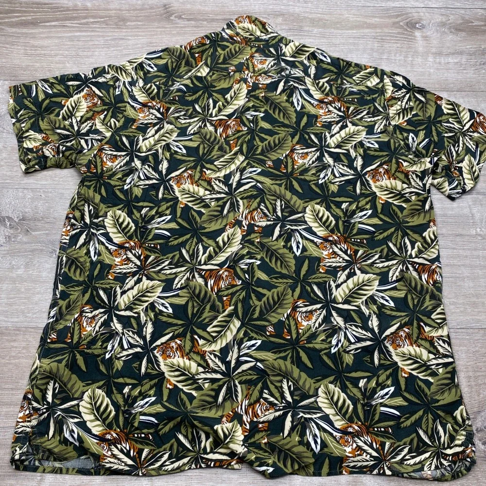 Banana Republic Shirt Men L Green Tiger Tropical Palm Camp Viscose Rayon Jungle